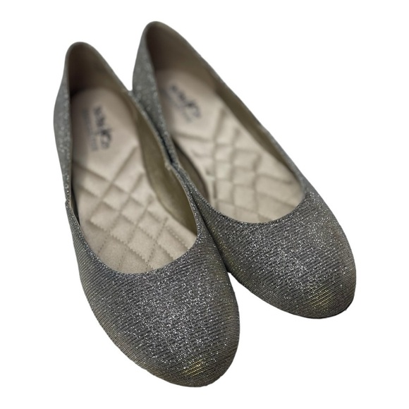 Coach And Four Women’s Silver/Gold  Metallic Sparkle Round Toe Flats - Picture 8 of 9
